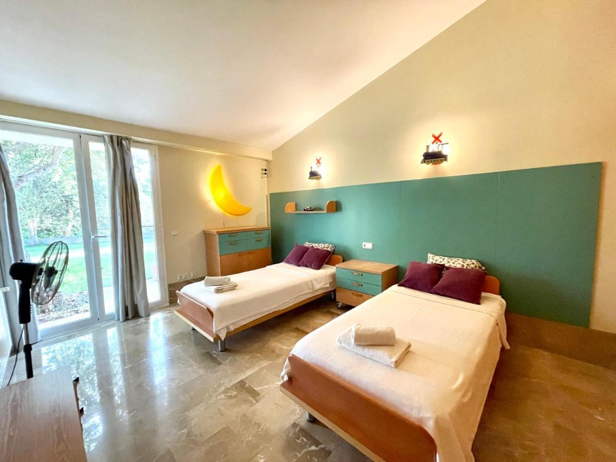 Confortable Chalet Con Piscina 布尼约拉 外观 照片