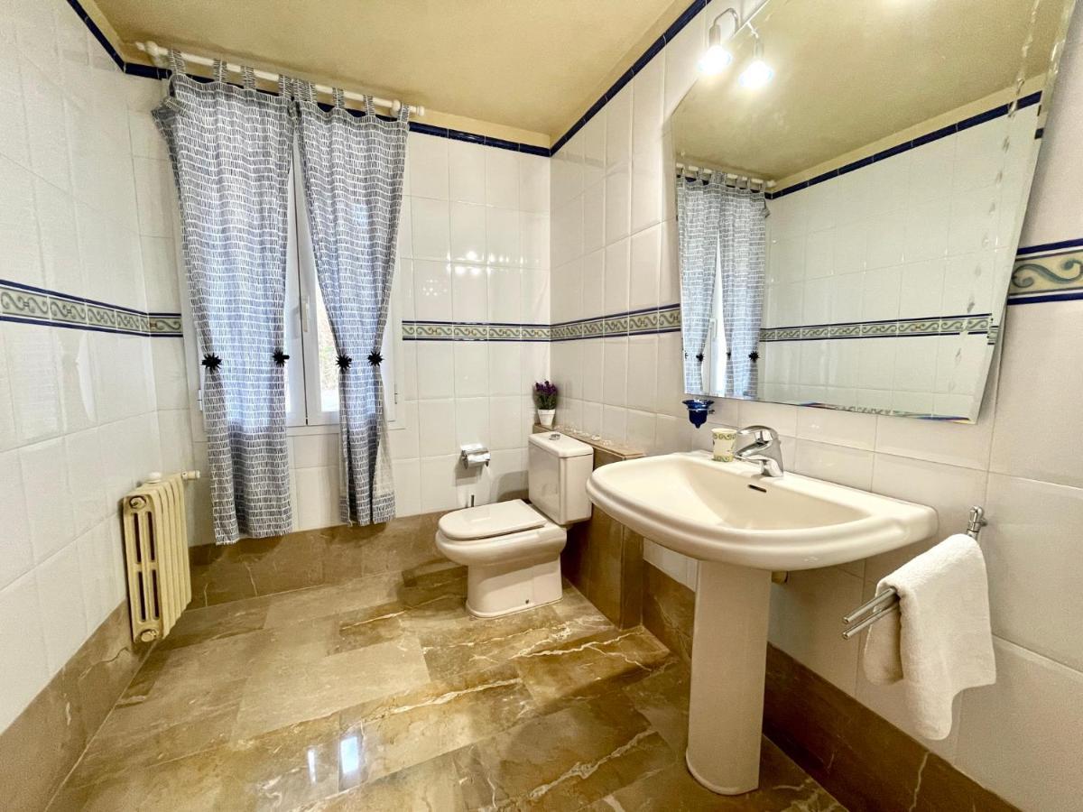 Confortable Chalet Con Piscina 布尼约拉 外观 照片